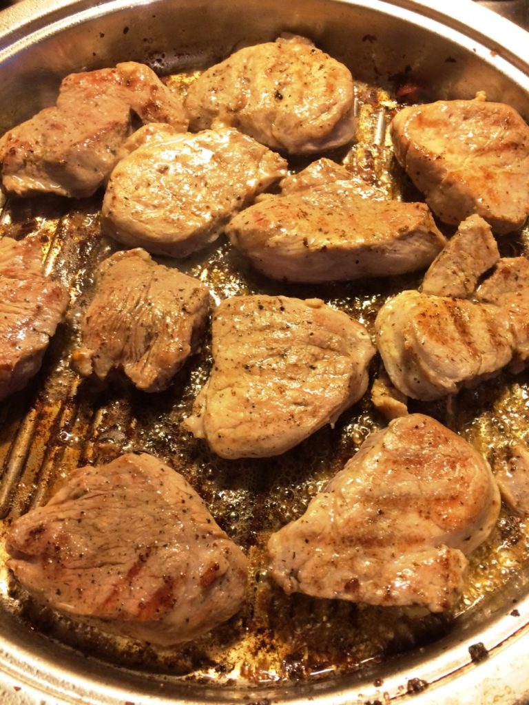 Pečené maso na žampionech